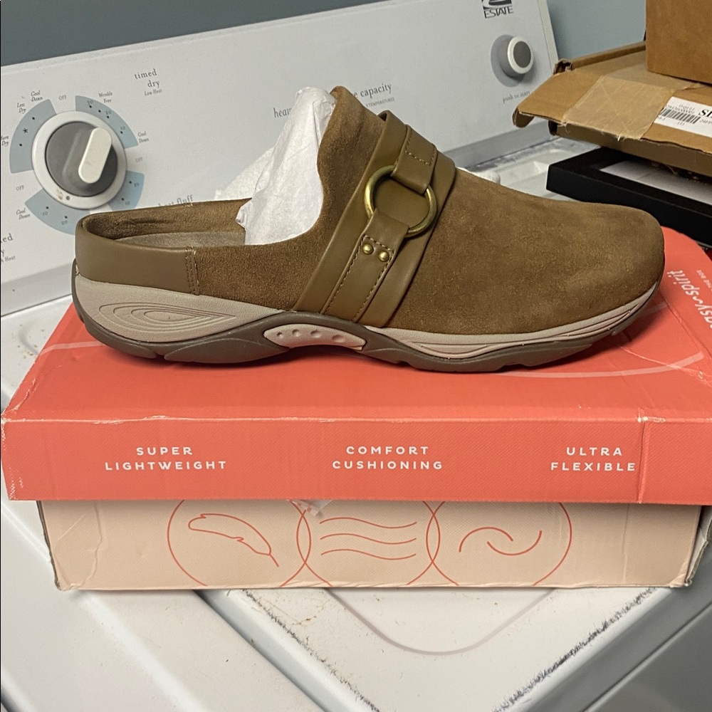 Easy Spirit Women's Tan Slip-On Loafers Size 12